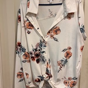 Beautiful stretchy soft floral button up